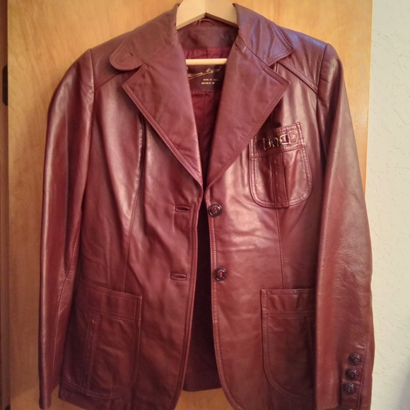 Etienne Aigner Vintage Burgandy Leather, Fully Lined, Women's Coat - Picture 4 of 10